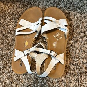 White Strappy Sandals with Buckle